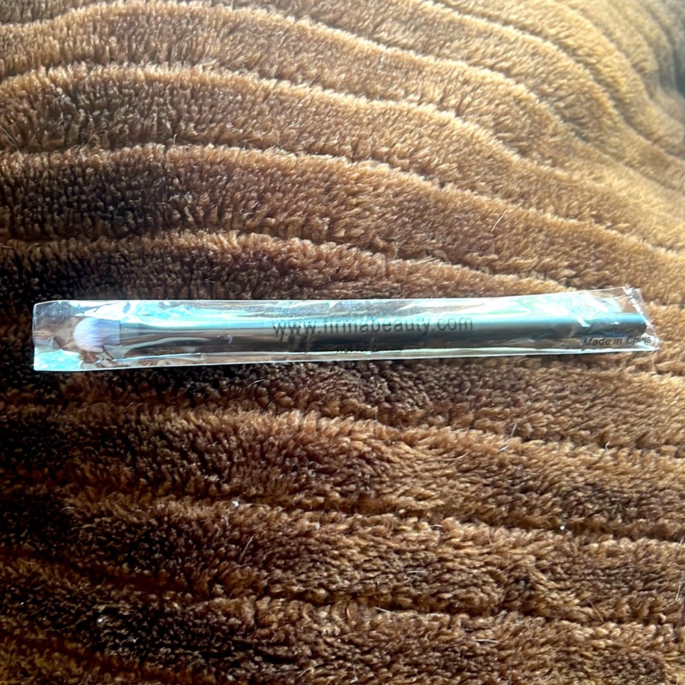 Firmabeauty 203 concealer brush.